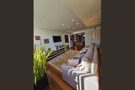 Apartamento à venda com 305m², 4 quartos e 2 vagas Apartamento à venda com 305m², 4 quartos e 2 vagasSala 1