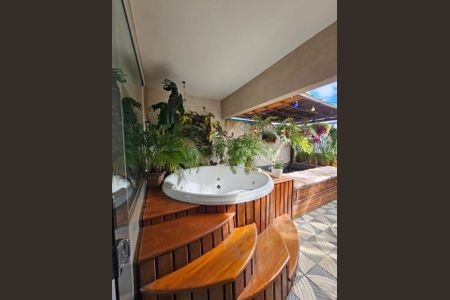 Apartamento à venda com 305m², 4 quartos e 2 vagas Apartamento à venda com 305m², 4 quartos e 2 vagascobertura