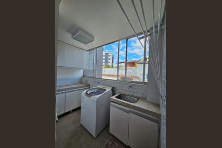 Apartamento à venda com 305m², 4 quartos e 2 vagas Apartamento à venda com 305m², 4 quartos e 2 vagasÁrea de Serviço