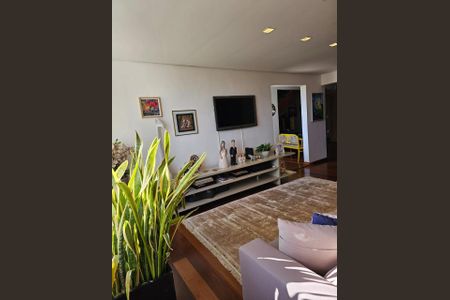 Apartamento à venda com 305m², 4 quartos e 2 vagas Apartamento à venda com 305m², 4 quartos e 2 vagasSala 1