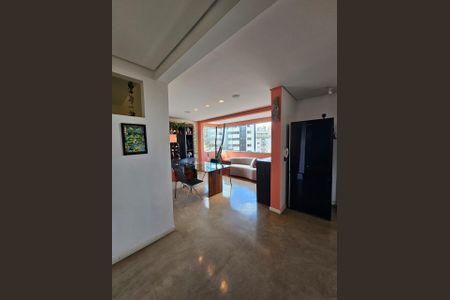 Apartamento à venda com 305m², 4 quartos e 2 vagas Apartamento à venda com 305m², 4 quartos e 2 vagasQuarto 4