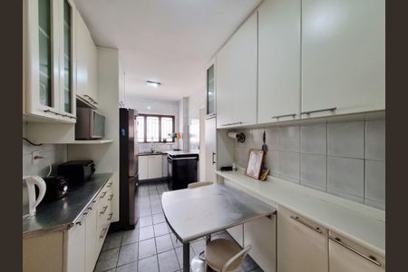 Apartamento para alugar com 144m², 3 quartos e 4 vagasCozinha - Armários