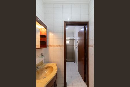 Casa à venda com 220m², 3 quartos e 2 vagasBanheiro 