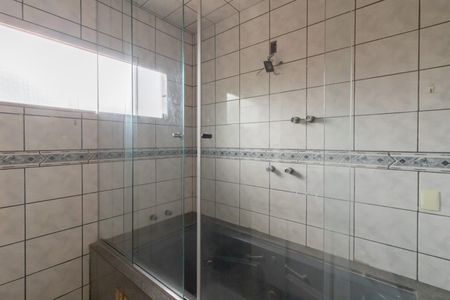 Casa à venda com 220m², 3 quartos e 2 vagasSuíte