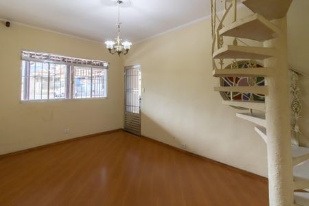 Casa à venda com 220m², 3 quartos e 2 vagasSala