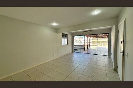 Apartamento à venda com 210m², 4 quartos e 2 vagas Apartamento à venda com 210m², 4 quartos e 2 vagasSala