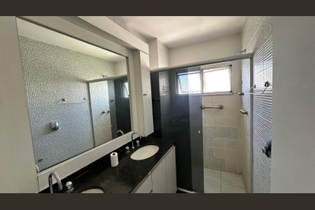 Apartamento à venda com 210m², 4 quartos e 2 vagas Apartamento à venda com 210m², 4 quartos e 2 vagasBanheiro quarto 3