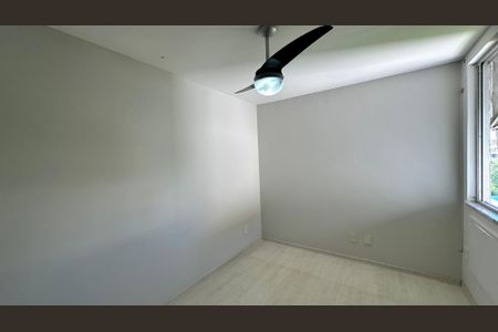 Apartamento à venda com 210m², 4 quartos e 2 vagas Apartamento à venda com 210m², 4 quartos e 2 vagasQuarto 2