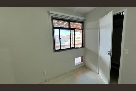 Apartamento à venda com 210m², 4 quartos e 2 vagas Apartamento à venda com 210m², 4 quartos e 2 vagasQuarto 1