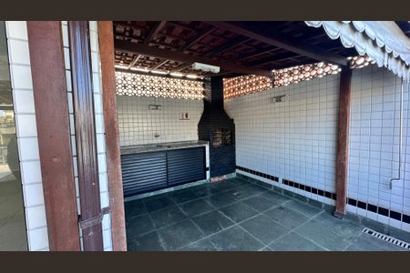 Apartamento à venda com 210m², 4 quartos e 2 vagas Apartamento à venda com 210m², 4 quartos e 2 vagasÁrea comum - Churrasqueira