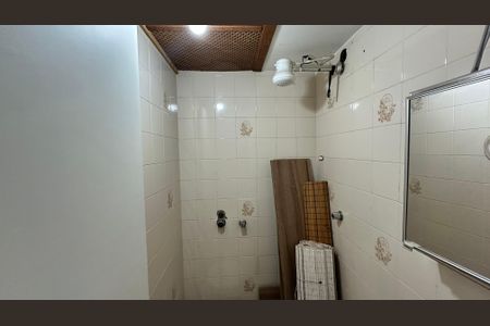 Apartamento à venda com 210m², 4 quartos e 2 vagas Apartamento à venda com 210m², 4 quartos e 2 vagasBanheiro de serviço