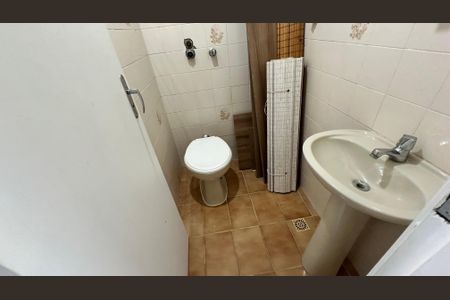 Apartamento à venda com 210m², 4 quartos e 2 vagas Apartamento à venda com 210m², 4 quartos e 2 vagasBanheiro de serviço