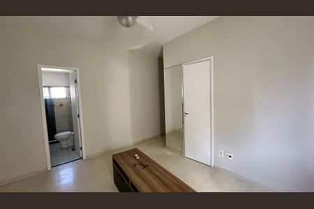 Apartamento à venda com 210m², 4 quartos e 2 vagas Apartamento à venda com 210m², 4 quartos e 2 vagasQuarto 3