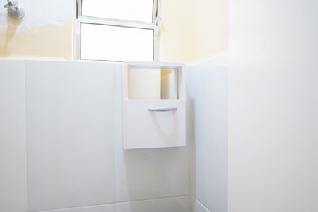 Banheiro de kitnet/studio para alugar com 1 quarto, 30m² em Mooca, São Paulo