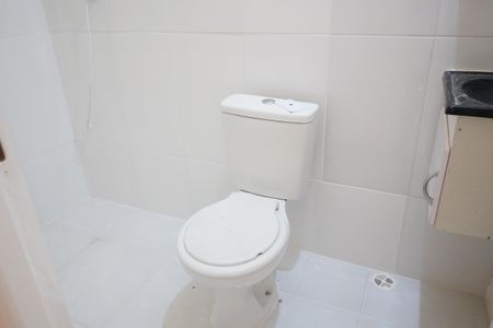 Banheiro de kitnet/studio para alugar com 1 quarto, 30m² em Mooca, São Paulo