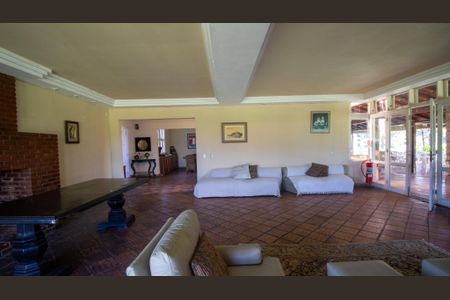 Casa para alugar com 1500m², 3 quartos e 5 vagasSala