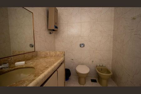 Casa para alugar com 1500m², 3 quartos e 5 vagasBanheiro Social