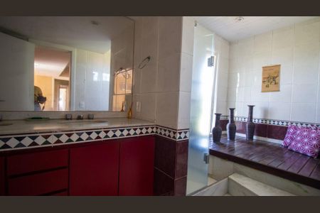 Casa para alugar com 1500m², 3 quartos e 5 vagasBanheiro da Suíte 1