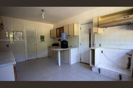 Casa para alugar com 1500m², 3 quartos e 5 vagasCozinha e Área de Serviço