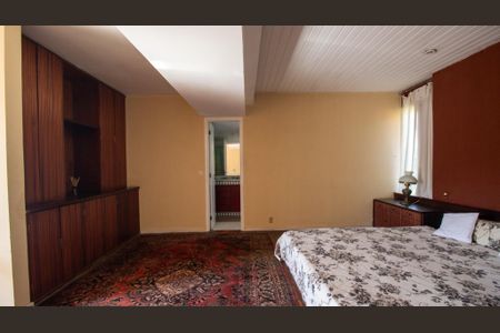 Casa para alugar com 1500m², 3 quartos e 5 vagasSuíte 1