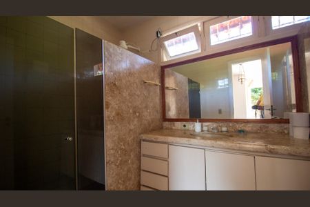 Casa para alugar com 1500m², 3 quartos e 5 vagasBanheiro da Suíte 2