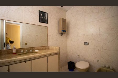 Casa para alugar com 1500m², 3 quartos e 5 vagasBanheiro Social