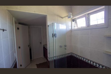 Casa para alugar com 1500m², 3 quartos e 5 vagasBanheiro da Suíte 1