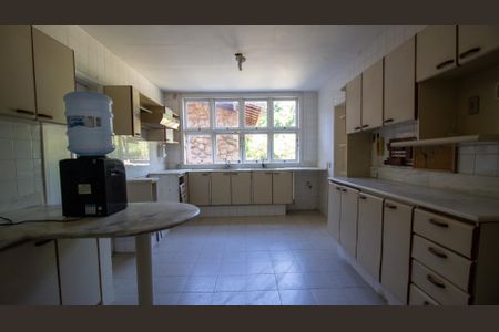 Casa para alugar com 1500m², 3 quartos e 5 vagasCozinha e Área de Serviço