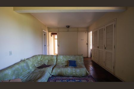 Casa para alugar com 1500m², 3 quartos e 5 vagasSala 2