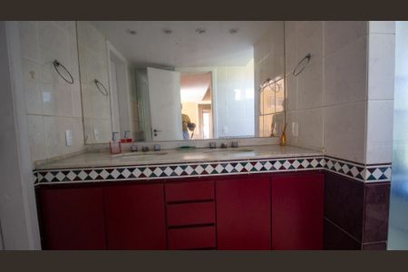 Casa para alugar com 1500m², 3 quartos e 5 vagasBanheiro da Suíte 1