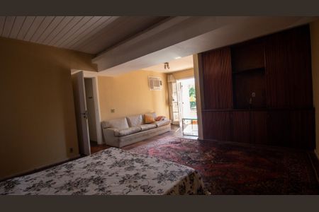 Casa para alugar com 1500m², 3 quartos e 5 vagasSuíte 1