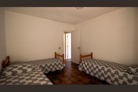 Casa para alugar com 1500m², 3 quartos e 5 vagasQuarto