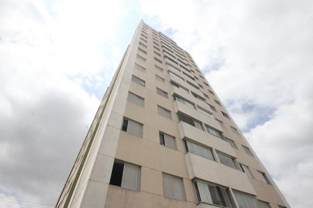 Apartamento à venda com 60m², 2 quartos e 1 vaga Apartamento à venda com 60m², 2 quartos e 1 vagaFachada