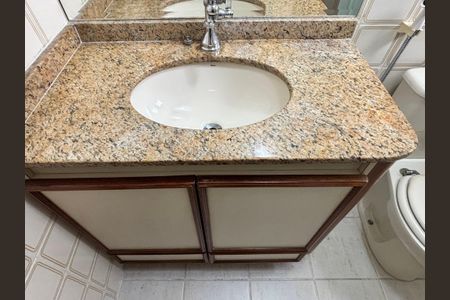 Apartamento à venda com 53m², 1 quarto e 2 vagasBanheiro