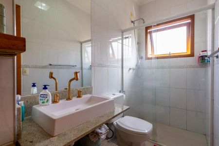 Casa à venda com 380m², 4 quartos e 4 vagasBanheiro da Suíte 2