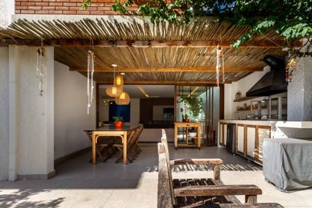 Casa à venda com 380m², 4 quartos e 4 vagasChurrasqueira