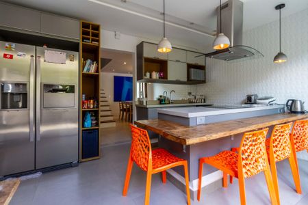 Casa à venda com 380m², 4 quartos e 4 vagasCozinha