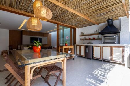 Casa à venda com 380m², 4 quartos e 4 vagasChurrasqueira