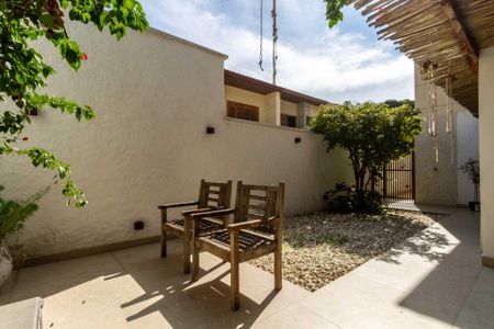 Casa à venda com 380m², 4 quartos e 4 vagasQuintal