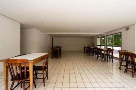 Apartamento para alugar com 58m², 2 quartos e 1 vaga Apartamento para alugar com 58m², 2 quartos e 1 vagaÁrea comum - Salão de festas