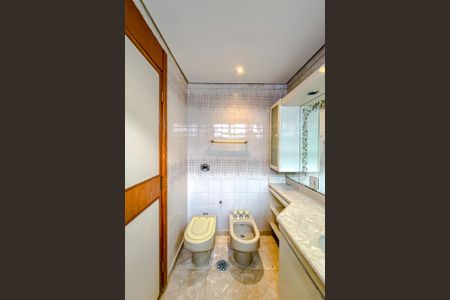 Apartamento à venda com 346m², 4 quartos e 4 vagasBanheiro da Suíte