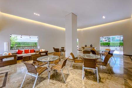 Apartamento à venda com 346m², 4 quartos e 4 vagasÁrea comum - Salão de festas