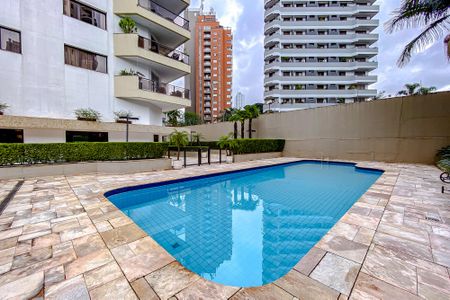 Apartamento à venda com 346m², 4 quartos e 4 vagasÁrea comum - Piscina