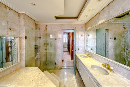 Apartamento à venda com 346m², 4 quartos e 4 vagasBanheiro da Suíte 4