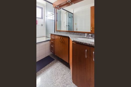 Apartamento à venda com 114m², 3 quartos e 3 vagasBanheiro da Suíte