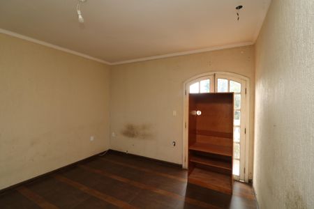 Casa à venda com 450m², 8 quartos e 2 vagasSuíte 2