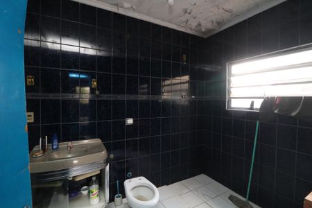 Casa à venda com 450m², 8 quartos e 2 vagasBanheiro da Suíte 5