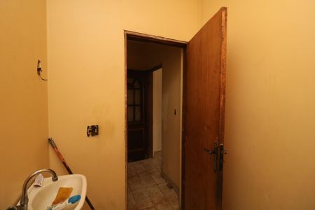 Casa à venda com 450m², 8 quartos e 2 vagasBanheiro de serviço