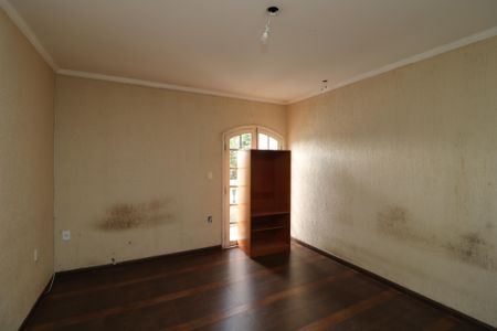 Casa à venda com 450m², 8 quartos e 2 vagasSuíte 2