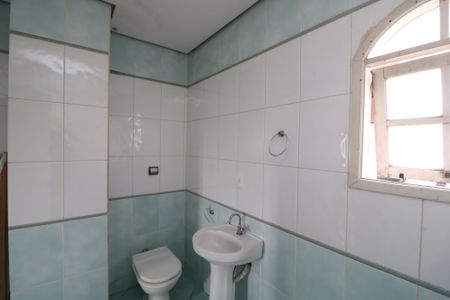 Casa à venda com 450m², 8 quartos e 2 vagasBanheiro 1